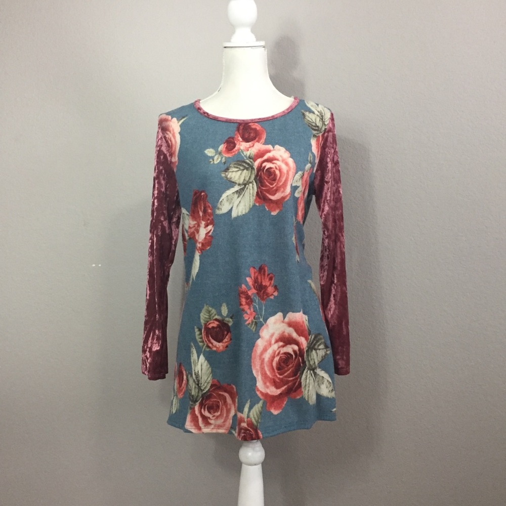Lilypad  Plus Size Floral Tunic/Sweater